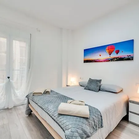 Apartment Chic In Heart Of Town *