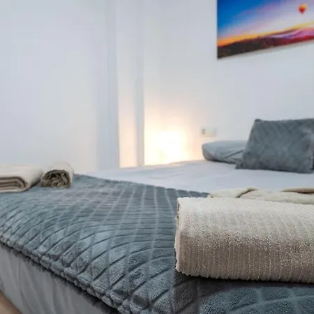 Chic In Heart Of Town Apartment Malaga